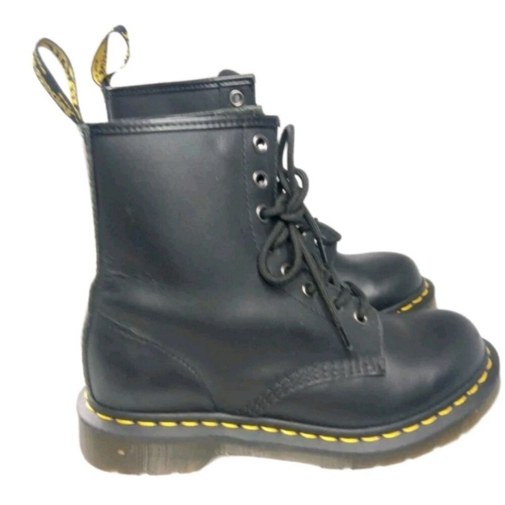Dr. Martens 1460 Women's Smooth Leather Lace Up Boots Women's Size 7 Retail $170